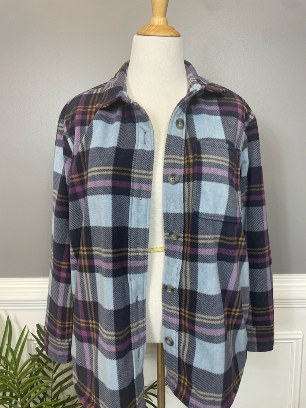 Eddie Bauer Flannel Plaid Button-Up Shirt Jacket in‎ Light Blue, Navy & Purple - Picture 4 of 5